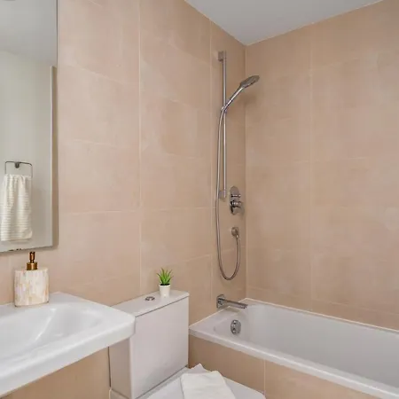 Apartment Middel Views By Costarentals - Ref 64 *